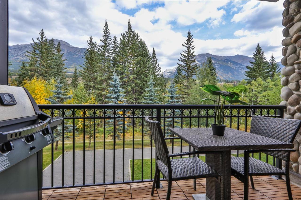 The Mountaineer By Instantsuites Pool & Hottub Canmore Kültér fotó