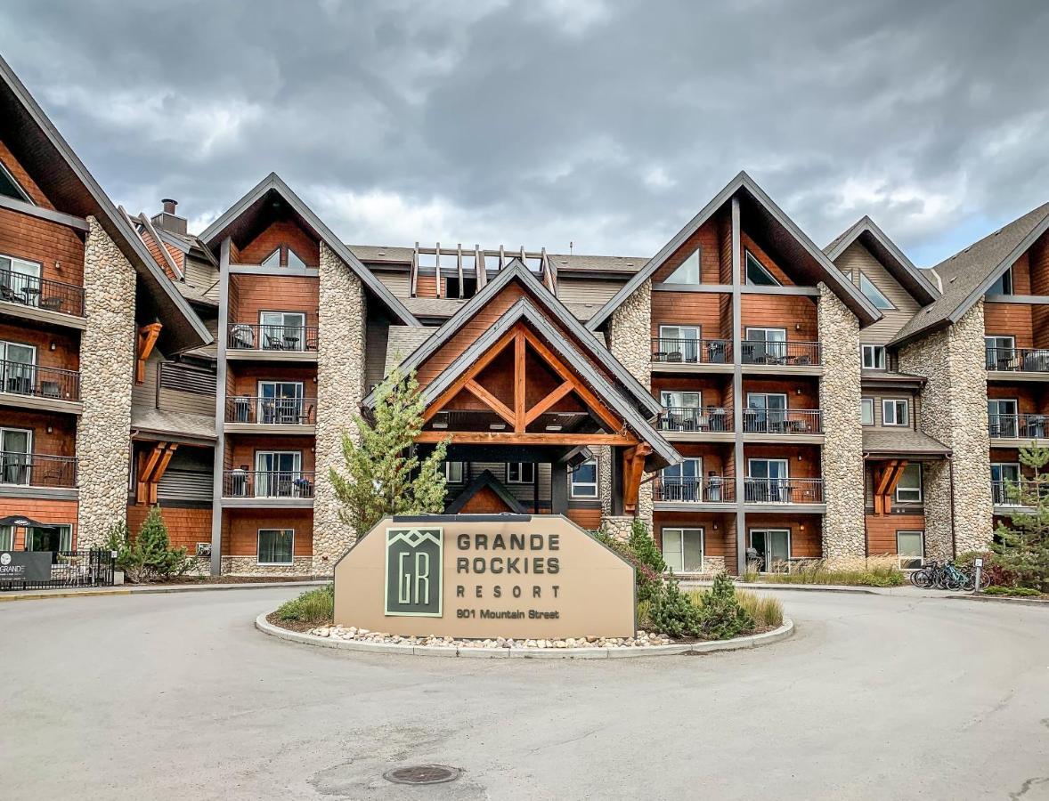 The Mountaineer By Instantsuites Pool & Hottub Canmore Kültér fotó