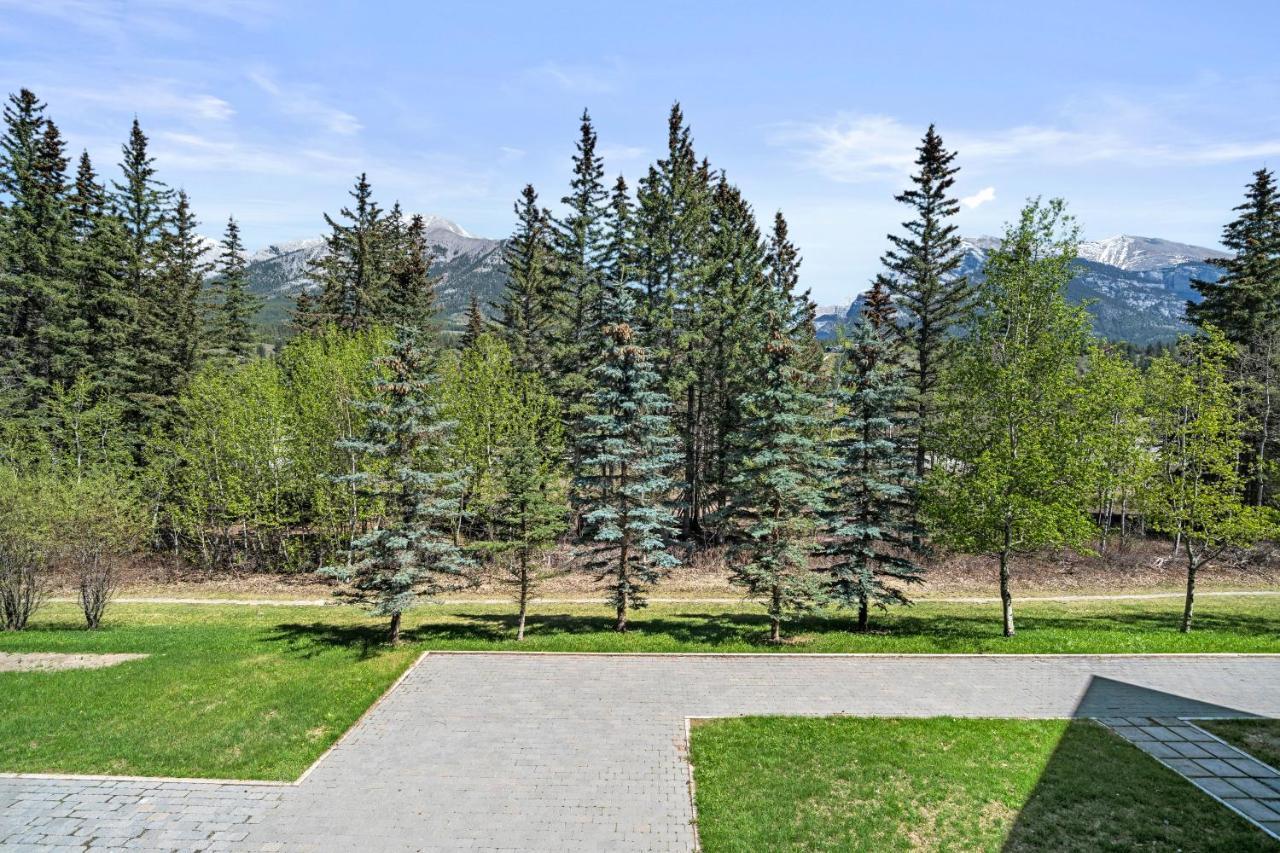The Mountaineer By Instantsuites Pool & Hottub Canmore Kültér fotó
