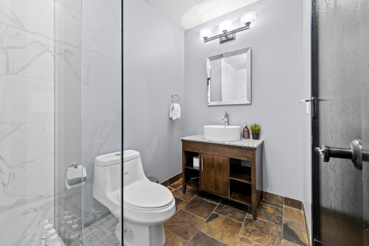 The Mountaineer By Instantsuites Pool & Hottub Canmore Kültér fotó