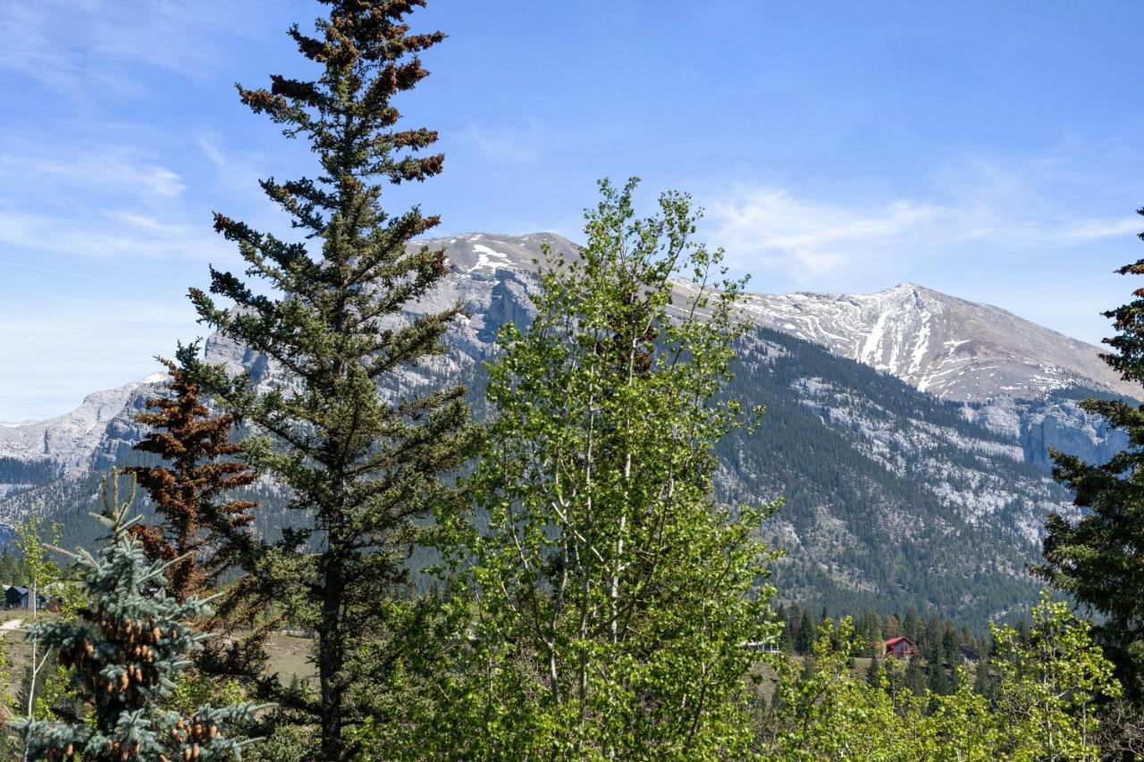 The Mountaineer By Instantsuites Pool & Hottub Canmore Kültér fotó