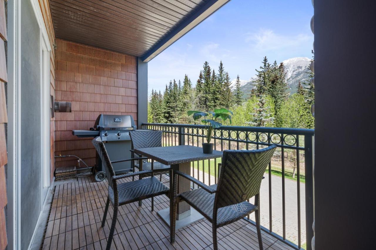 The Mountaineer By Instantsuites Pool & Hottub Canmore Kültér fotó